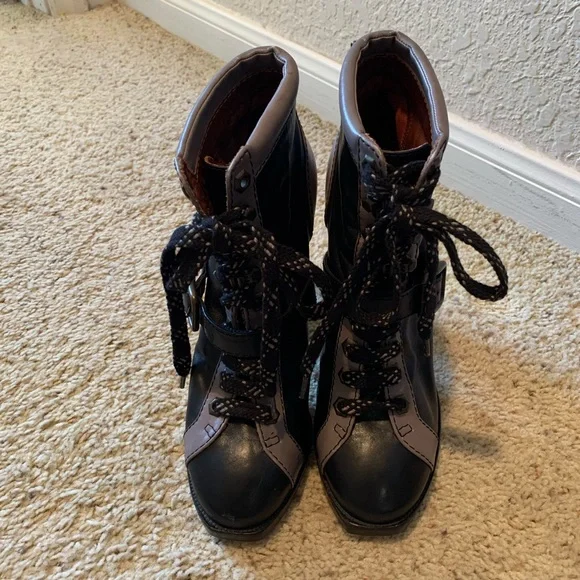 Marc by Marc Jacobs high heel lace up high top leather SOCCER booties, 39 1/2 - Picture 2 of 8